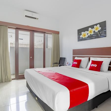 Oyo 3852 Valomia Guest House Denpasar  Exterior photo